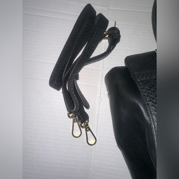 Versace 1968 willow tote nwt and shoulder strap too dust bag! - Picture 8 of 16